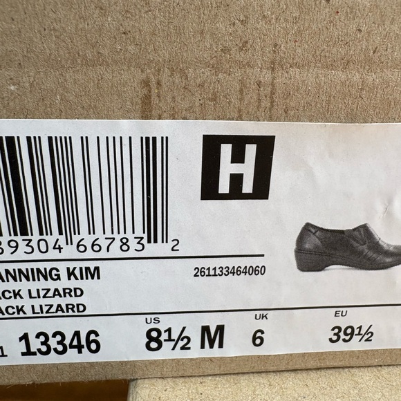 Clarks Women's Black Textured Loafers - Picture 7 of 7